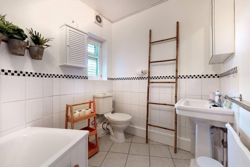 Stunning 2 Bed Flat In Richmond Lägenhet Saint Saint Kew Exteriör bild