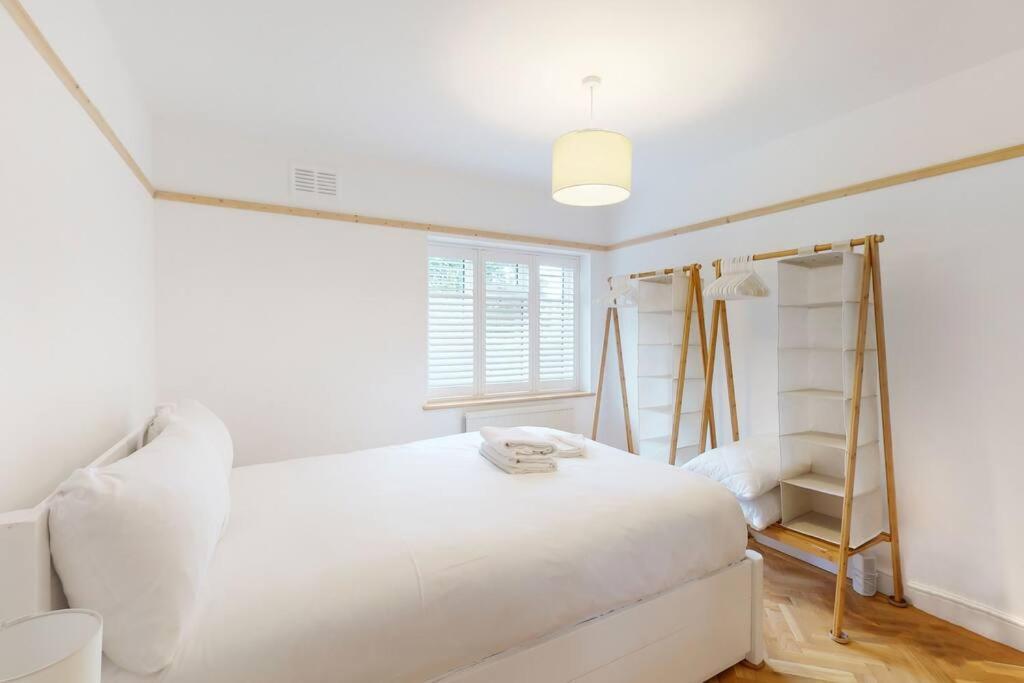 Stunning 2 Bed Flat In Richmond Lägenhet Saint Saint Kew Exteriör bild